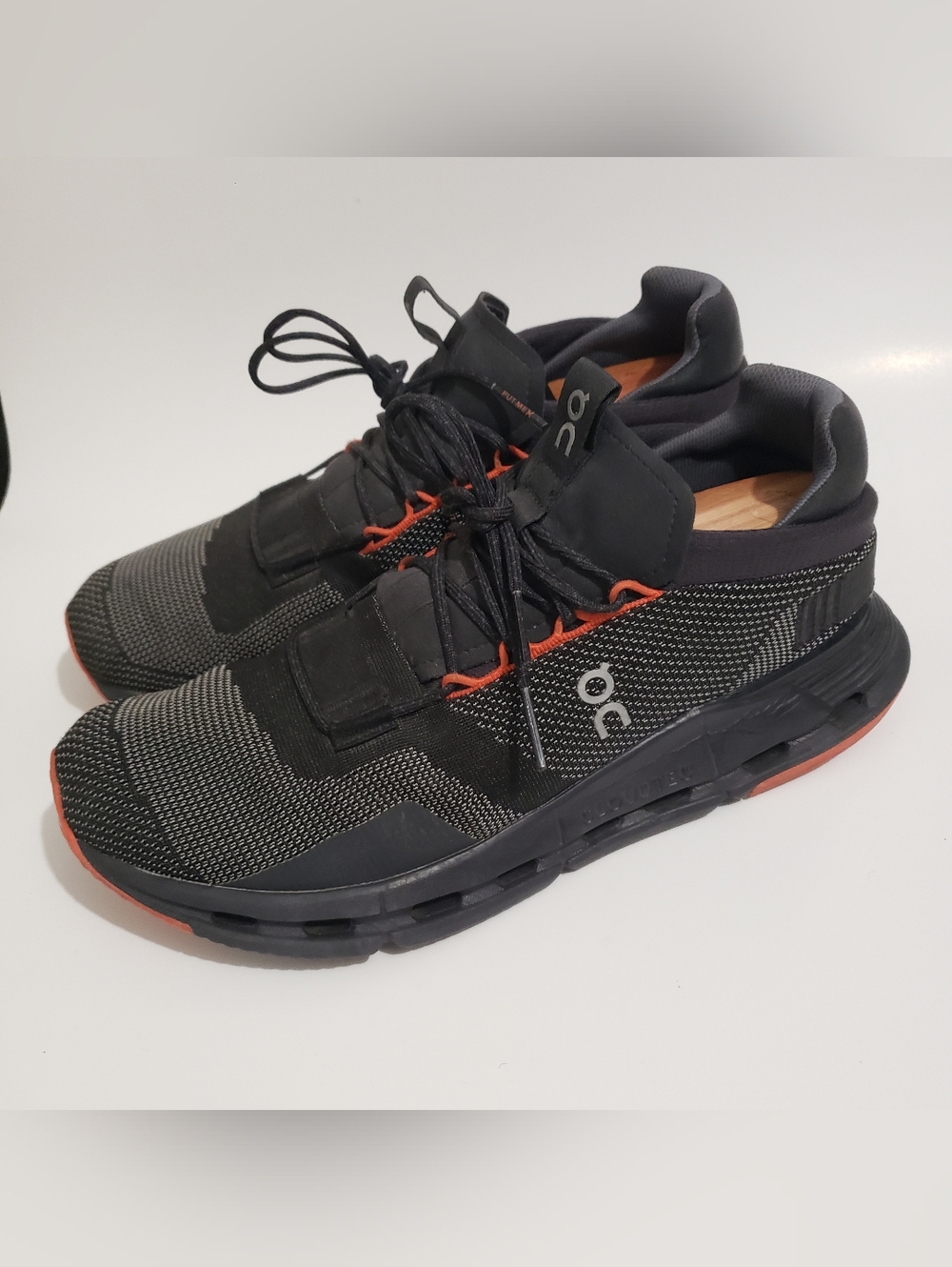 On Cloudnova Wrap Black Orange Men’s 11.5 Running Shoes 26.98127 Well Maintained